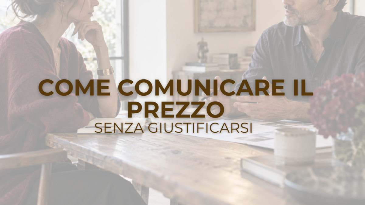 Professionista che spiega come comunicare il prezzo di un servizio senza giustificarsi durante un incontro con un cliente